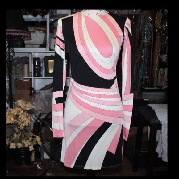 Julie Brown Dresses & Skirts - Vintage Very Pucci-Esque Julie Brown Silk Abstract Dress Sz P S/M